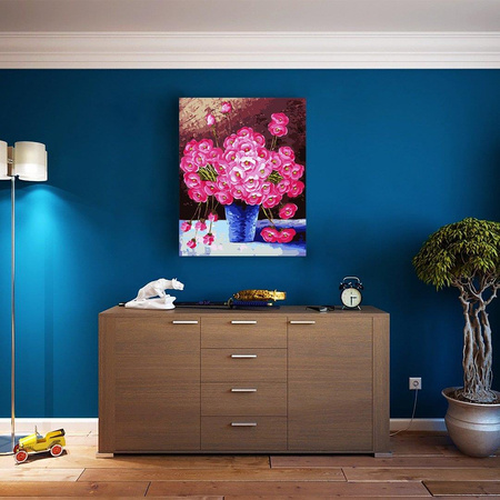 Rosa Blumen in einer blauen Vase. Malen nach Zahlen