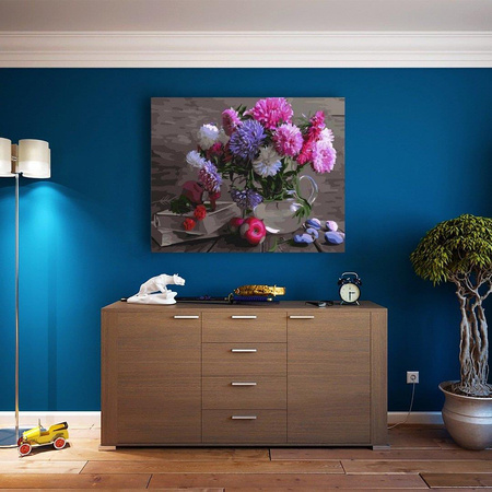 Mehrfarbige Astern, die nach Zahlen malen