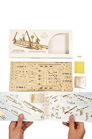 Antrieb mit Schienen Mechanisches Modell zum Zusammenklappen