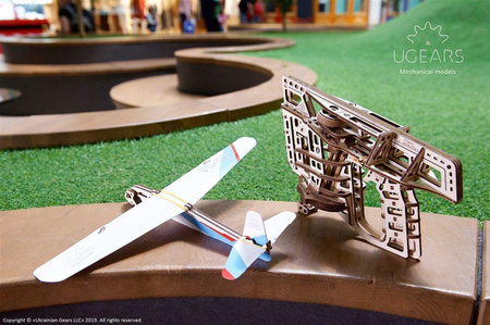 Flugzeugwerfer Mechanisches Modell, das zusammengebaut werden soll